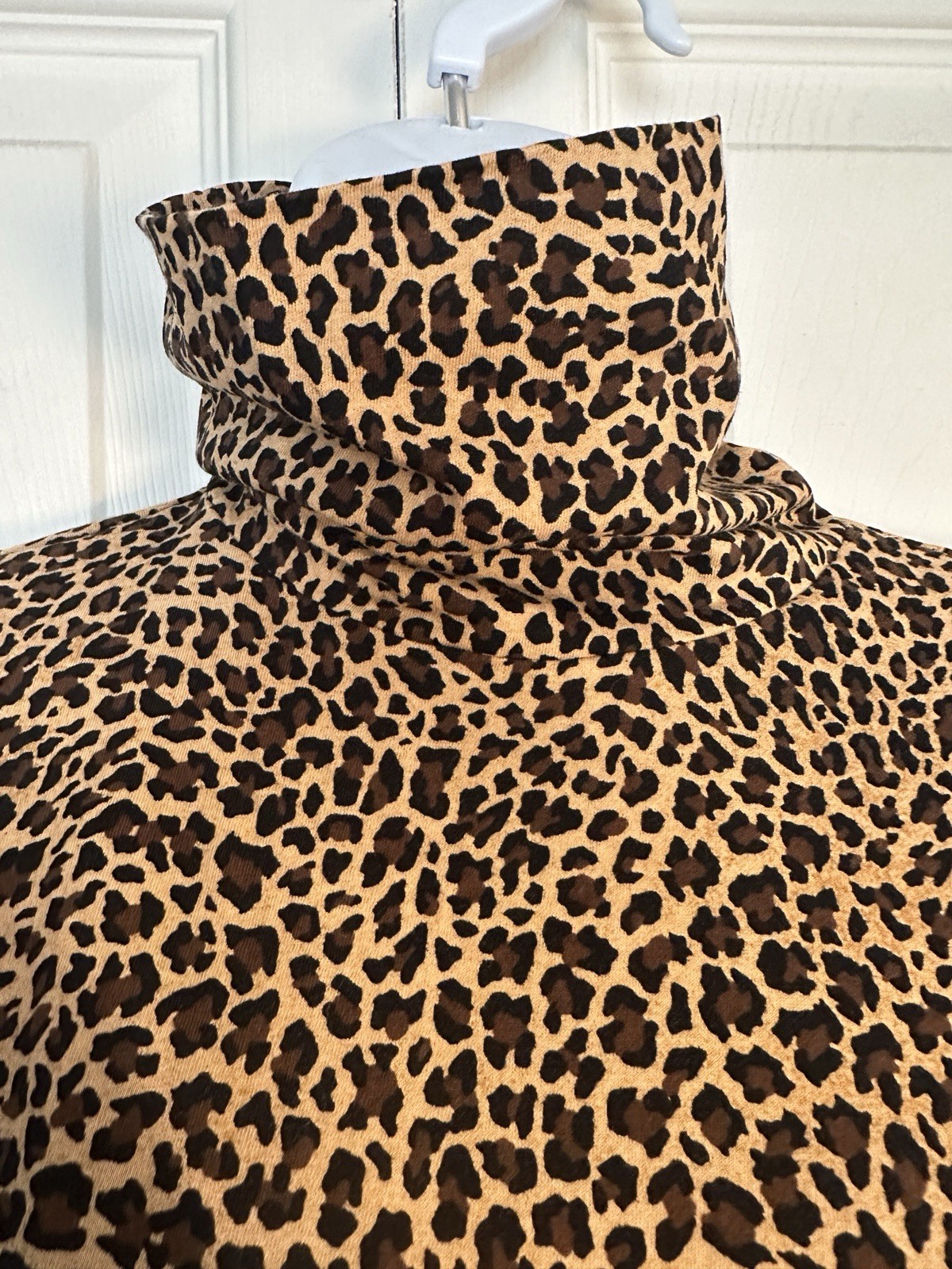 J CREW Lightweight TURTLE NECK LEOPARD PRINT SIZE… - image 3