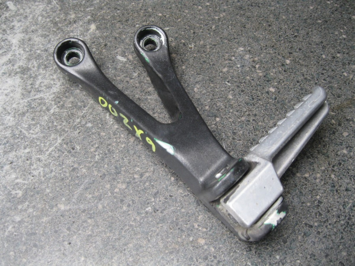 00 Kawasaki NInja ZX9R ZX-9R ZX9 Left Rear Footpeg Peg 00 Kawasaki NInja ZX9R ZX-9R ZX9 Left Rear Footpeg Peg