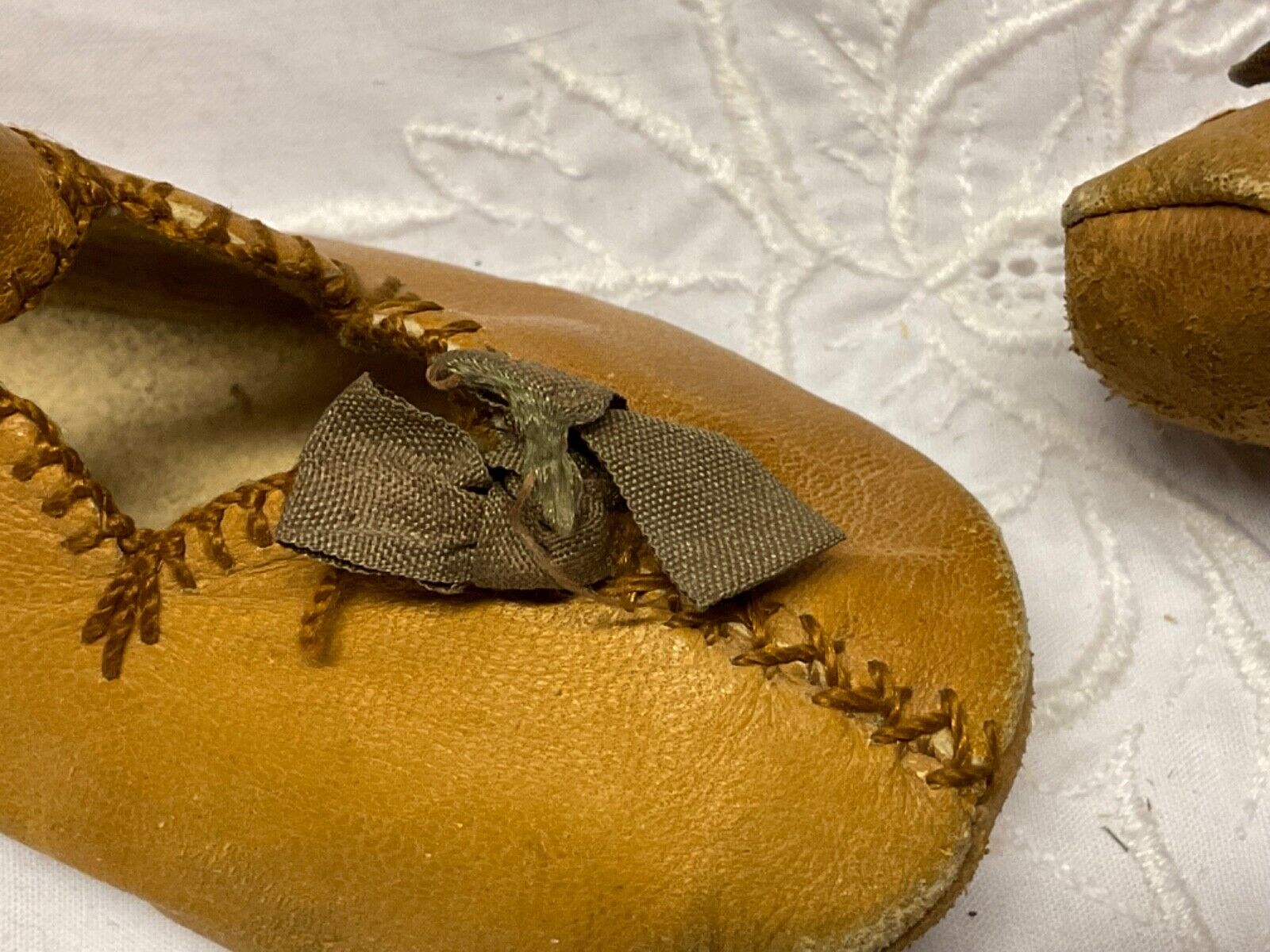 ANTIQUE VICTORIAN BABY SHOES SOFT TAN LEATHER 180… - image 6