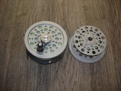 Vintage Speedex Shakespeare England fly reel with extra