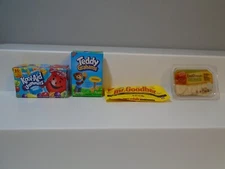 SET OF 4 ZURU MINI BRANDS FOODIE FIGURES (MF798)