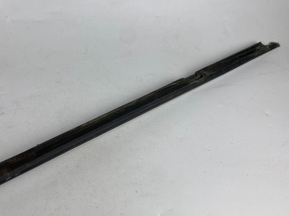 Volkswagen Passat B8 Front Left Window Seal Strip Trim Cover 