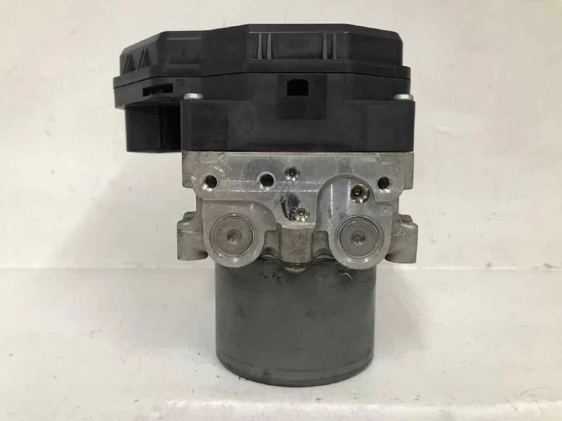 Toyota Sienna 2012 2013 2014 conjunto de bomba de freno antibloqueo ABS tracción delantera OEM Foto 2 de 4