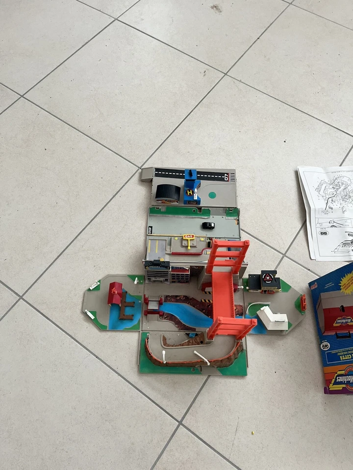 La Città Delle Micro Machines Gig Galoob Toys Anni 1988 Cassetta Degli Attrezzi - Immagine 4 di 4