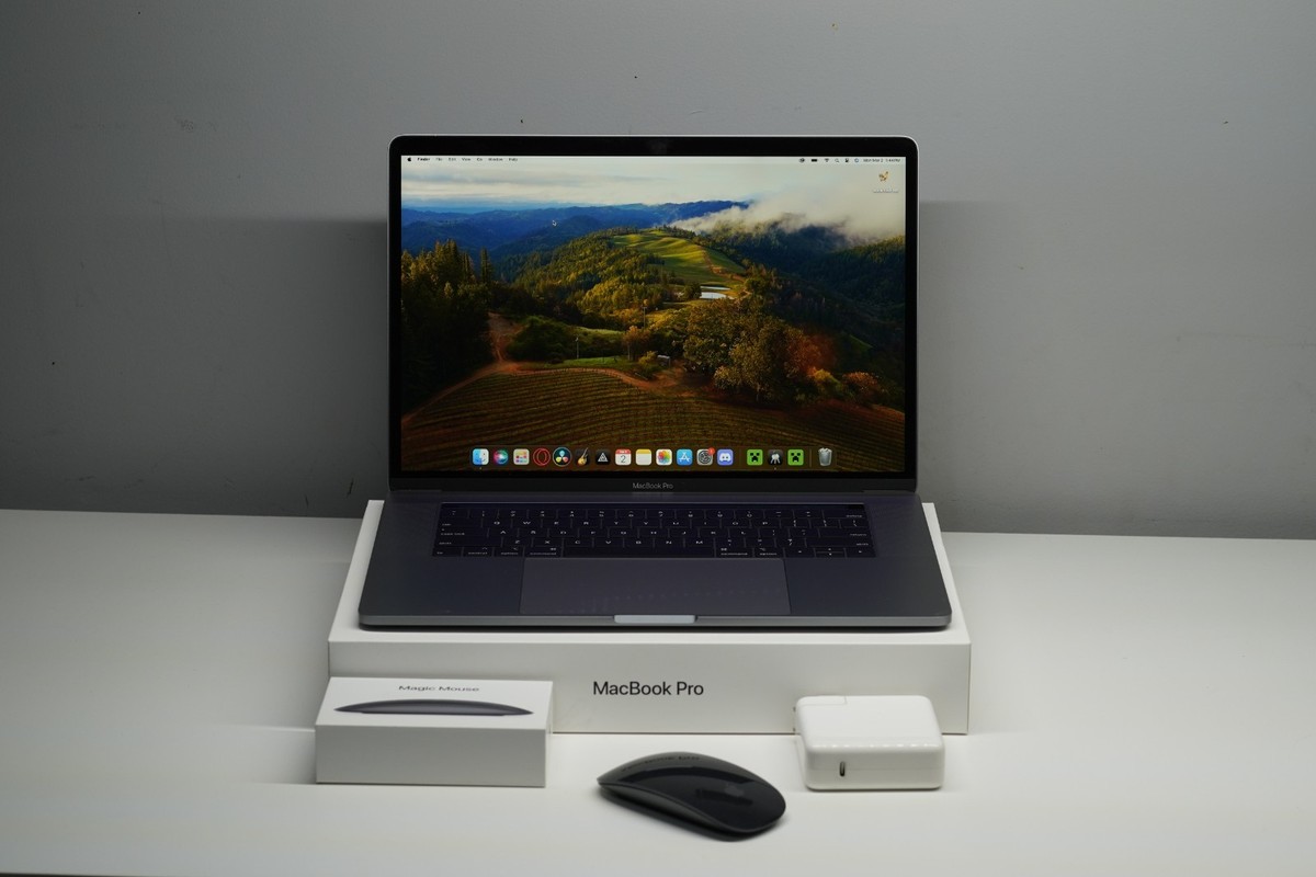 MacBook Pro 15-inch, 2019 8-Core 16GB RAM 512GB SSD Space Gray – w