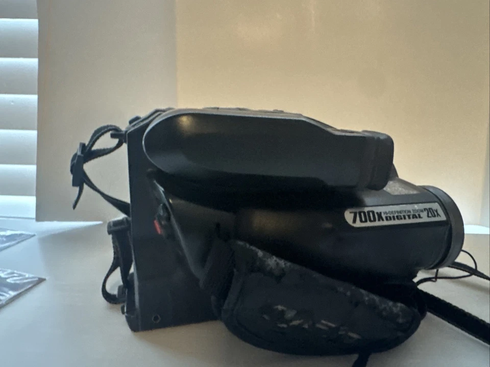 Quasar Palmcorder VM-D52 700x Digital Zoom Handycam Camcorder Untested- Unit Onl - Image 3 of 4