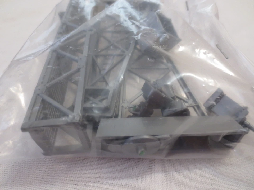 Vintage HO TWO Track Railroad Signal Bridge Set Kit.  No Box - Image 3 of 4