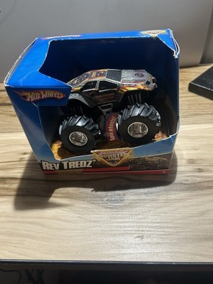 Hot Wheels Monster Jam MAXIMUM DESTRUCTION Rev Tredz 2012 1:43 Brand New sealed
