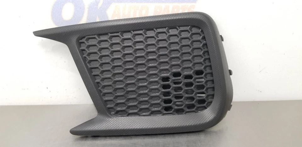 18 SUBARU WRX STI ПЕРЕДНЯЯ НИЖНЯЯ РЕШЕТКА ЛЕВЫЙ ДРАЙВЕР - Изображение 3 из 4