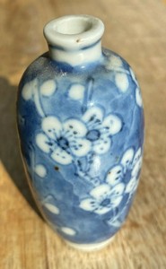 Antique Chinese Oriental Snuff Jar Bottle Porcelain Handmade - 7.5 x 3.5cm
