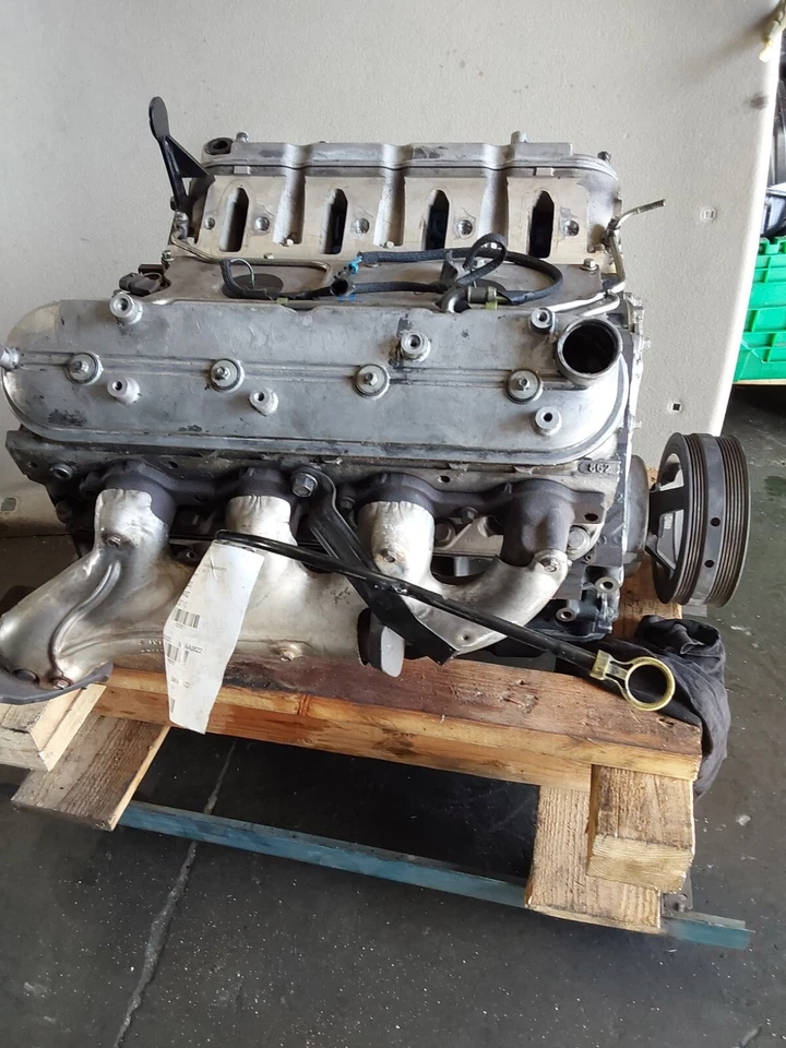 2004 Chevrolet Avalanche 1500 STD 4Dr 4WD 5.3L Engine Assembly OEM 12551358 - Image 2 of 4
