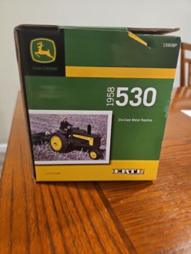 Ertl John Deere Model 530 Tractor 1/16 Scale New In Box..back of Box Diffrrent - Picture 4 of 7