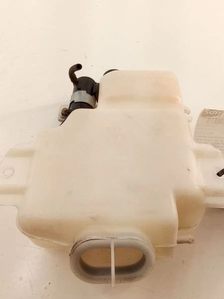 Mitsubishi Montero 2001 escotilla puerta trasera Windsiheld lavadora depósito estuche OEM Foto 3 de 4