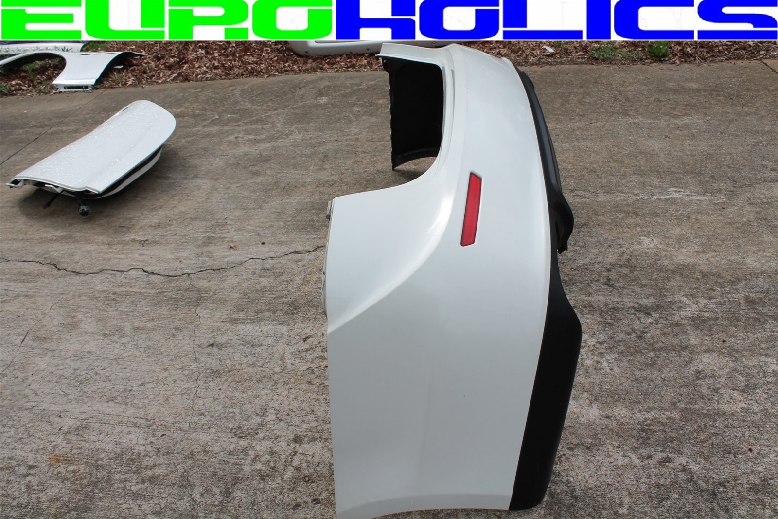 OEM Maserati M157 Ghibli 14-17 Rear Bumper Cover Panel w/o PDC WHITE FREIGHT