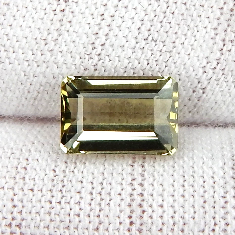 Turmalina champán 1,8 quilates IF natural extraída en tierra corte esmeralda facetada sin calefacción Foto 3 de 4