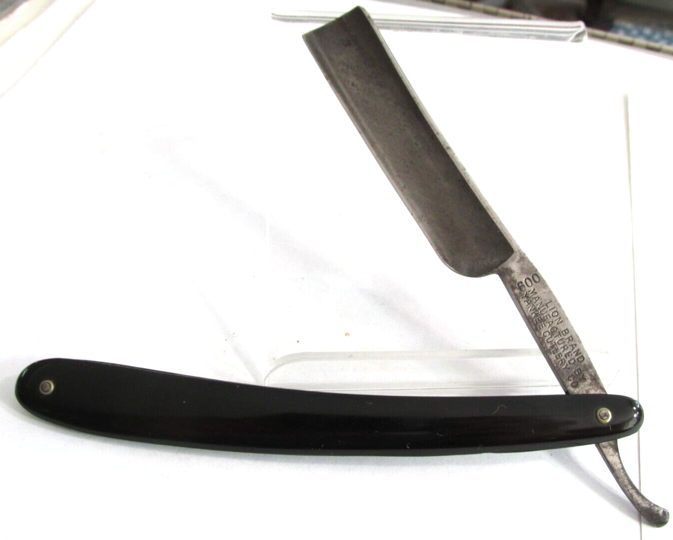 Vintage YANKEE CUTLERY CO LION BRAND Straight Razor & Box, BACH Barber