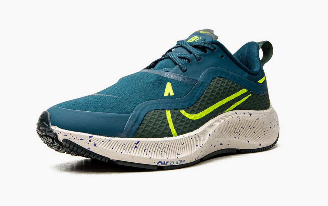 Nike Air Zoom Pegasus 37 Shield Mens Water Resistant Running