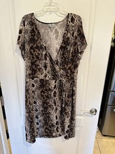 Worthington women’s brown faux wrap snake print dress. Plus Size 2x 