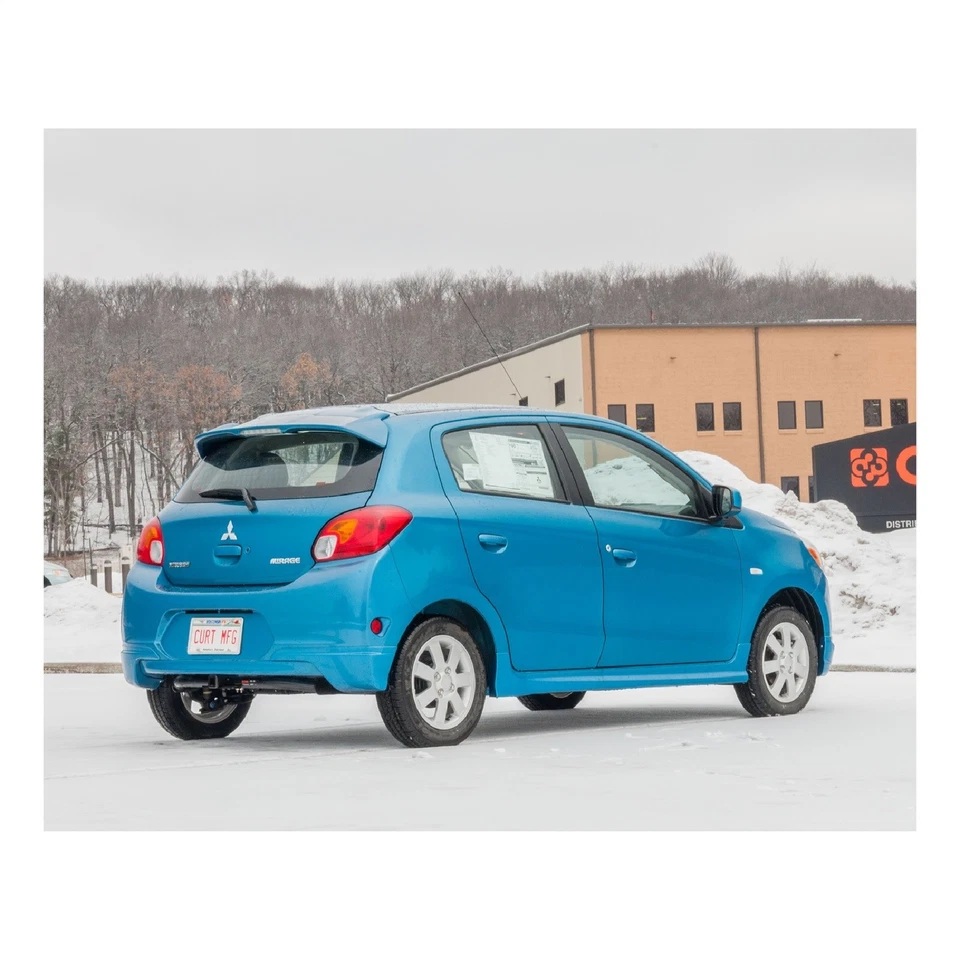 Curt Class 1 Trailer Hitch for 2014-2024 Mitsubishi Mirage Hatchback 11394 Foto 3 de 4