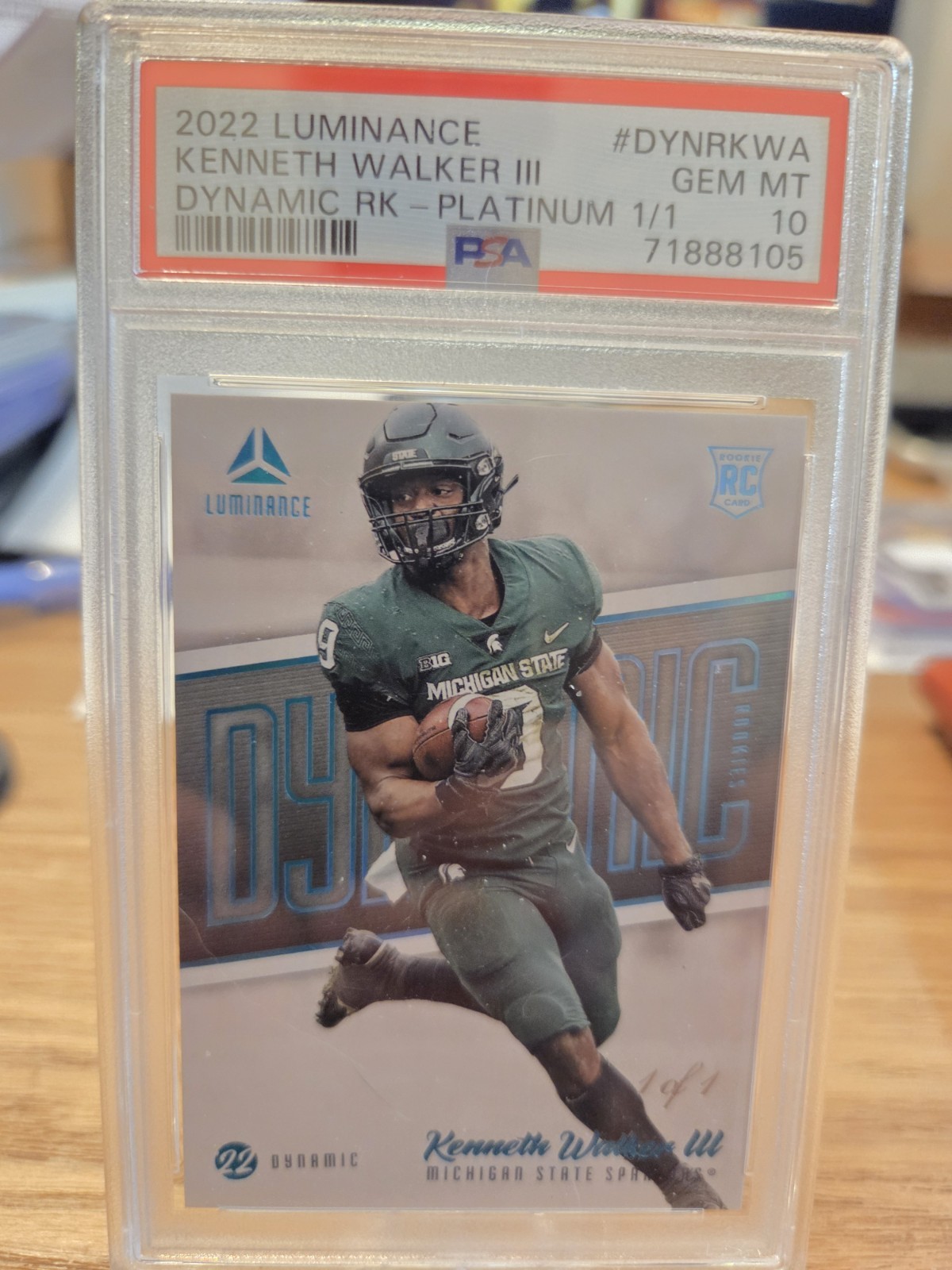 Kenneth Walker III Panini Luminance Dynamic Rookies #DYNRKWA Platinum 1/1