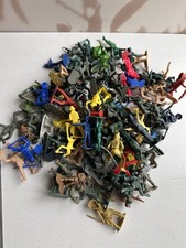 Huge Mixed Lot Plastic Toy Soldiers  Figures Army Men Cowboys Indians Knights