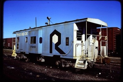 1977 KODACHROME Original Dia - FORT WORTH TX Rock Island CABOOSE 17210 RI