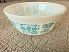 2 1/2 Qt Pyrex by Corning Ovenware Mixing Bowl Turquoise on White w/Butterprint