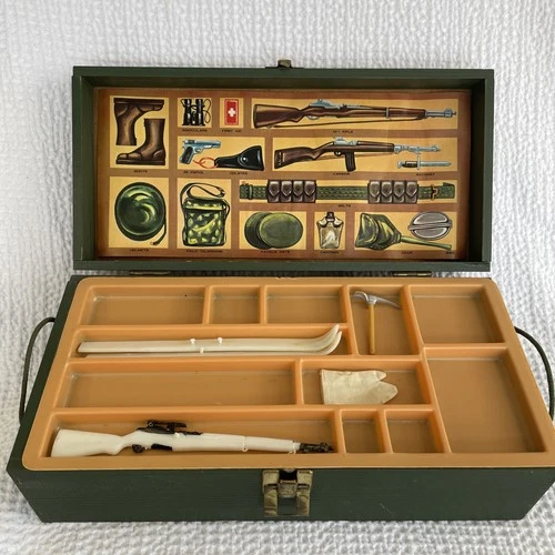 VTG 1964 HASBRO G I Joe Wooden Trunk Foot Locker  With Tray 5 accessories