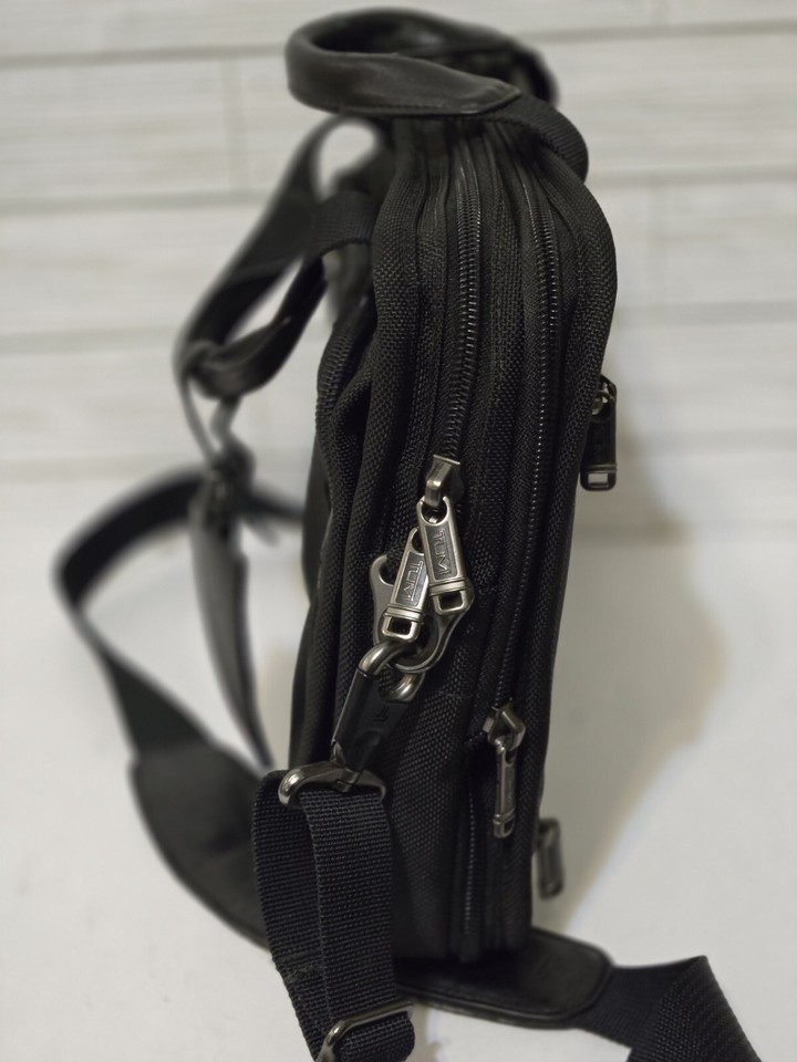 Tumi Laptop Briefcase Expandable Business Bag Leather Handle Ballistic