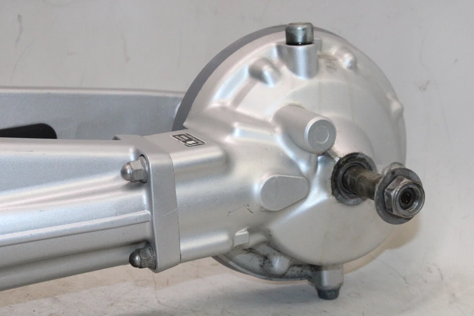 06-13 YAMAHA FJR1300A ABS OEM BRAÇO OSCILANTE TRASEIRO SUSPENSÃO TRASEIRA BRAÇO OSCILANTE - Imagem 2 de 4