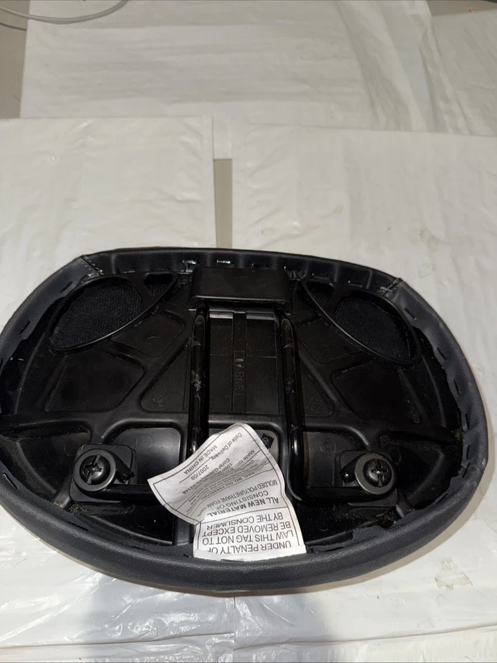 Schwinn 398V VELO Bicycle Seat Saddle Black Comfortable Padding - Image 4 of 4