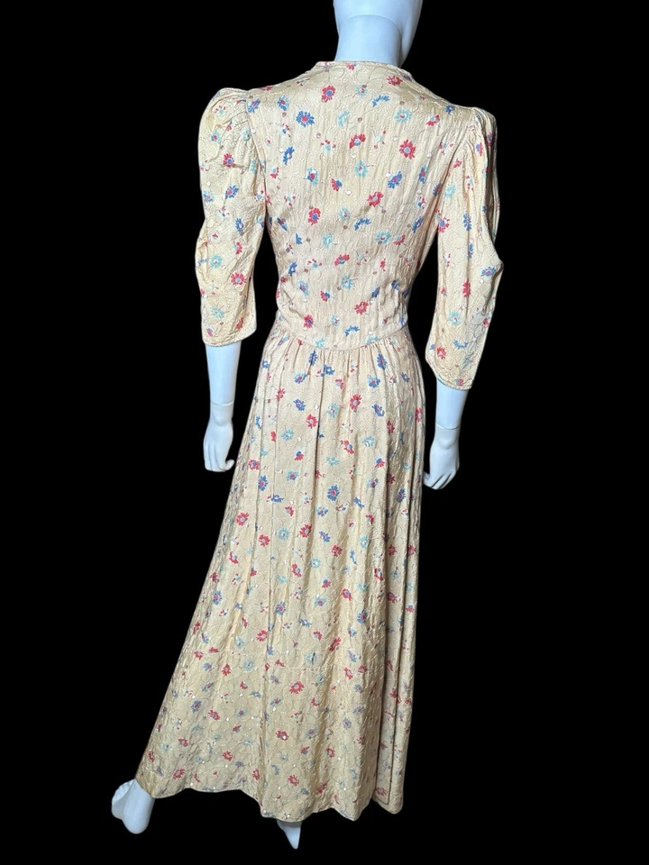 Maxi vestido envolvente bordado bata estampado floral vintage de los años 30 y 40 Foto 3 de 4