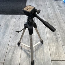 Quantaray by Sunpak Video Camera Tripod Adjustable Height Approx 22" - 47"