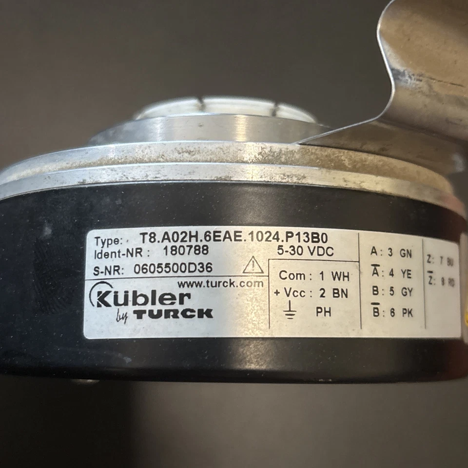 Codificador de eje hueco Kubler Turck T8.A02H.64AE.2048.P13B0 5-30 VDC Foto 2 de 4