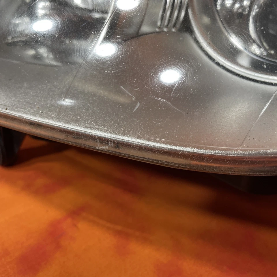 2003-2006 PORSCHE CAYENNE LEFT DRIVER HID HEADLIGHT LAMP W / Mount OEM - Image 4 of 4