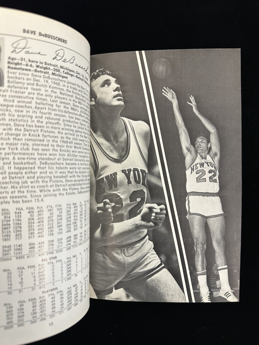 Original 1971-72 New York Knicks NBA Basketball Yearbook / Media