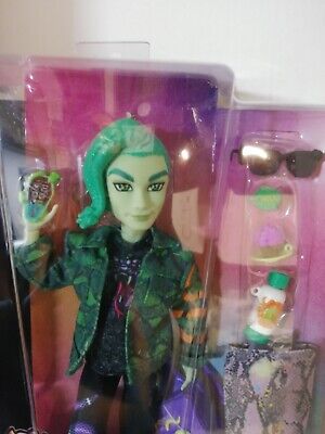 Deuce Gorgon (G3), Monster High Wiki