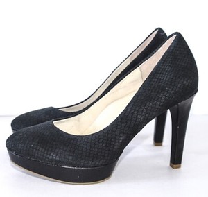 black adidas pumps womens