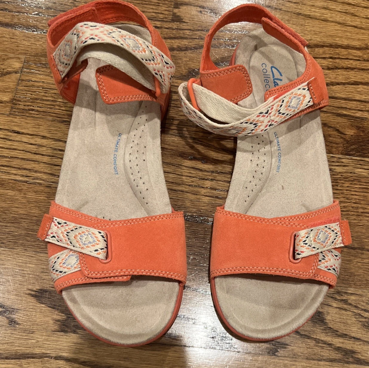 Sandali Clarks Collection scamosciati regolabili Amanda Sprint corallo usati in ottime condizioni