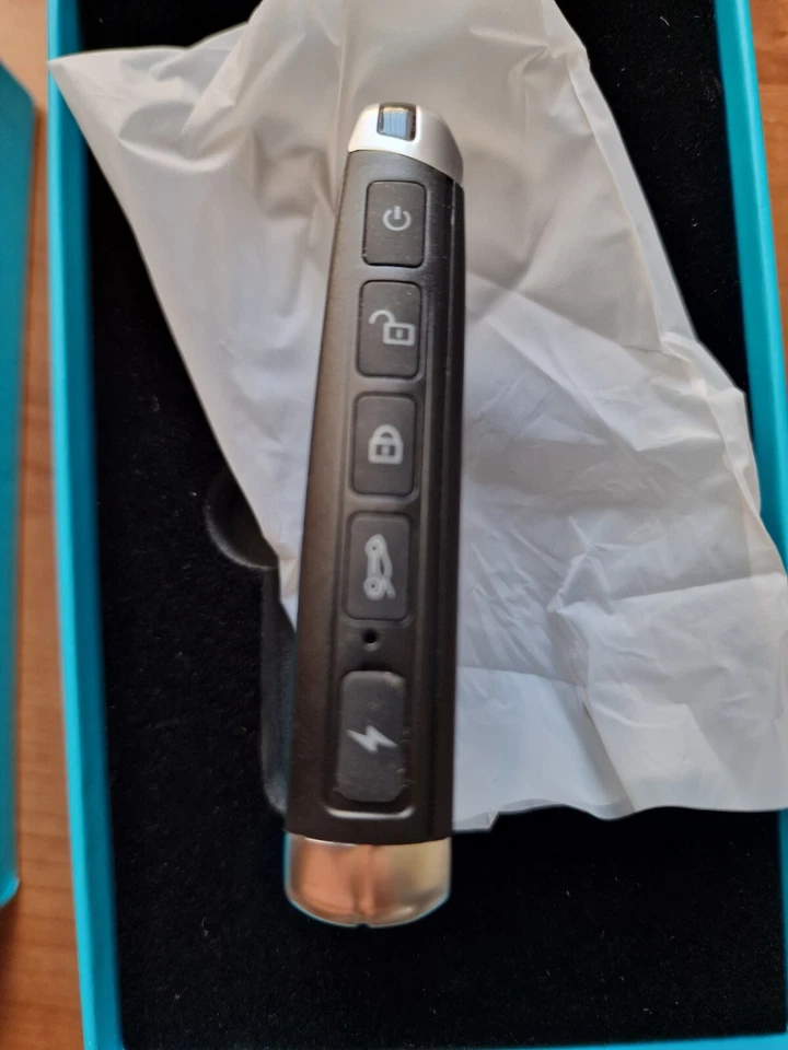 Smart Key En 568 Keyless imballato nuovo mai usato, acquistato per errore - Immagine 2 di 2