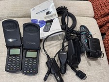 2x VTG Motorola StarTAC ST7797 Flip Cell Phones With Chargers For Collectors