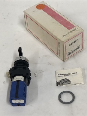 Cutler Hammer E22YB40RRTT 3 Position Selector Switch USG517 10943