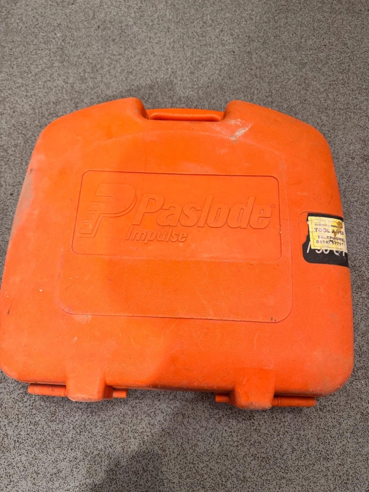 PASLODE IM350 1ST FIX NAIL GUN (SERVICED)+ 2 BATTERIES+CHARGER+ORIGINAL BOX - Image 4 of 4