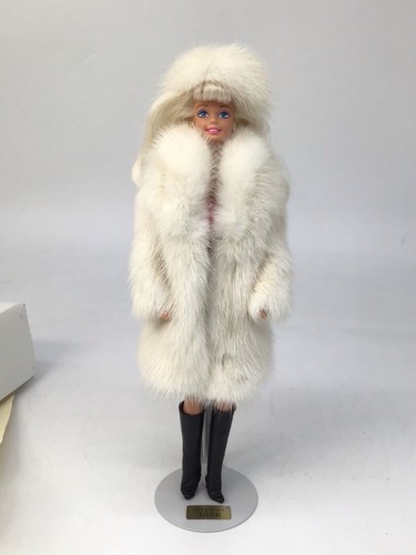 Vintage 1995 Vericci Accessories Barbie Mink Coat/Hat & Leather Boots #161/500 - Picture 2 of 10