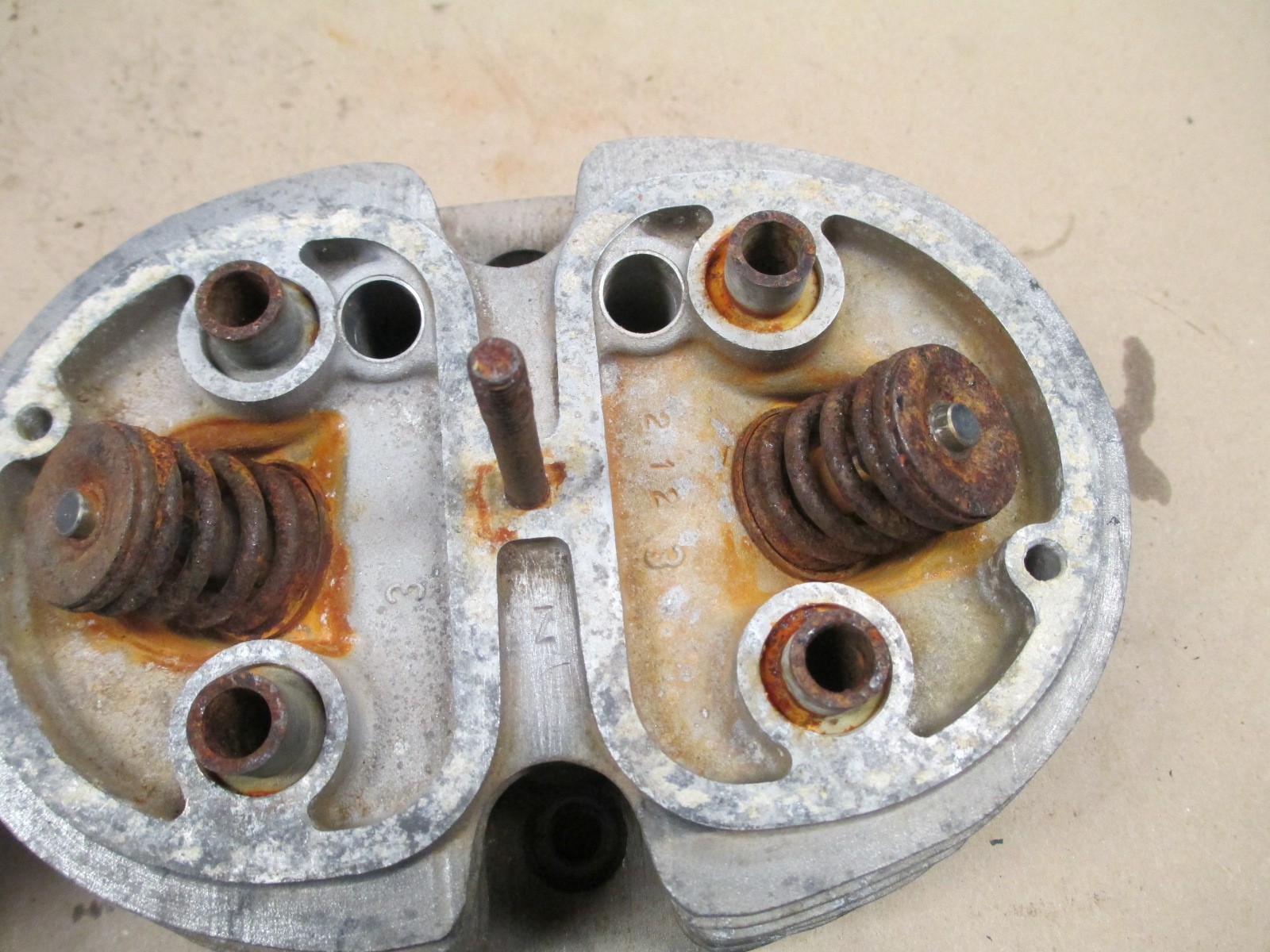 BMW R75/5 airhead Engine cylinder heads