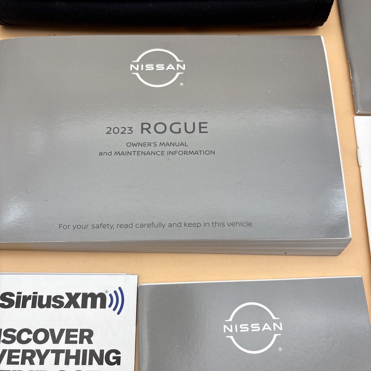 2023 Nissan Rogue Owners Operator Manual Quick Reference Guide  display picture 1
