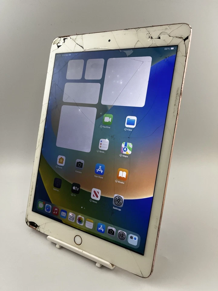 Apple iPad Pro 1st Gen A1674 Rose Gold 128GB Unlocked 9.7" iPadOS Tablet #i02 - Image 3 of 4