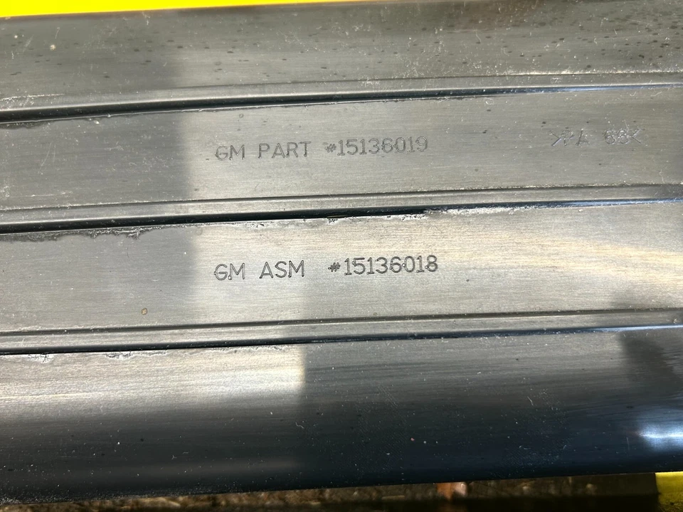 2008-2012 BUICK ENCLAVE FUEL VAPOR EVAPORATOR CANISTER BOX OEM 15136019 - Image 3 of 4