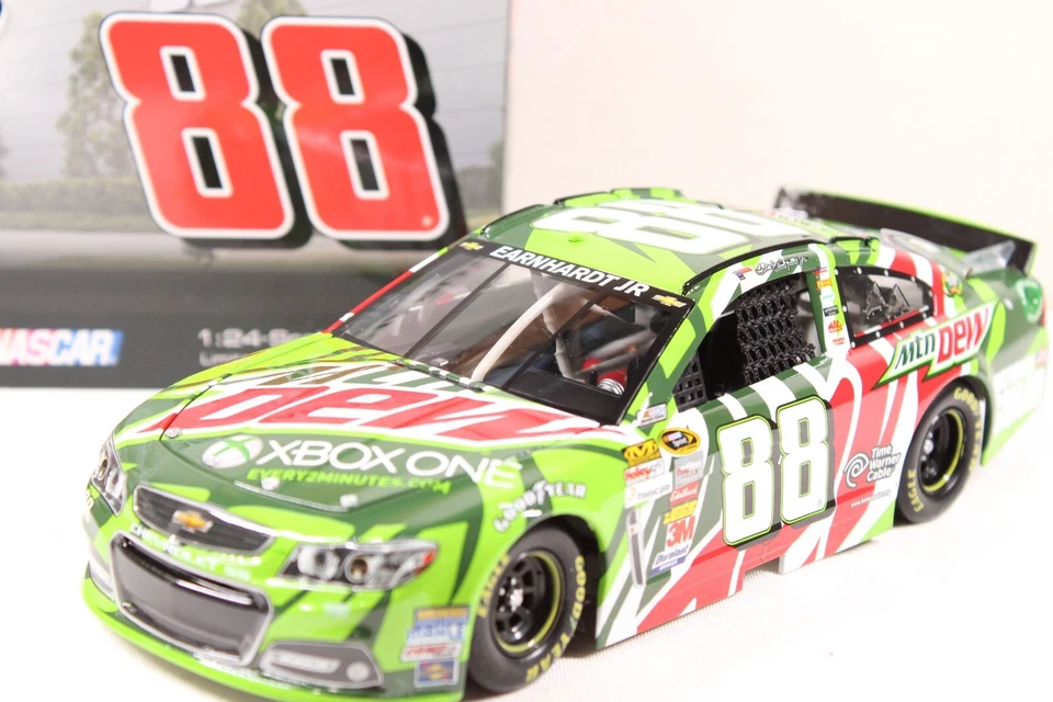 DALE EARNHARDT JR 2013 ACTION #88 XBOX ONE/MOUNTAIN DEW CHEVY /1,620 MADE XRARE! - Image 2 of 4