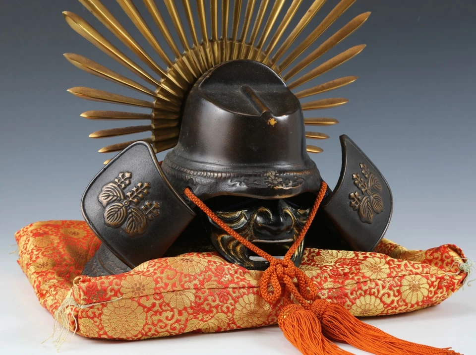Casco Samurai Japonés Vintage -Hideyoshi Kabuto con Máscara - Era del Samurai Foto 4 de 4